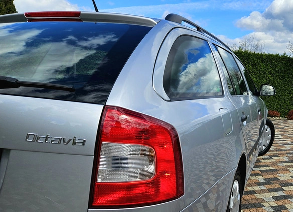 Skoda Octavia cena 25900 przebieg: 259000, rok produkcji 2012 z Radłów małe 781